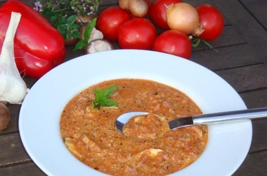 Pizzasuppe - ein Rezept der Kategorie Partysuppe Thermomix. Wer die Suppe nachkochen will und mehr Partyrezepte und Fingerfood für den Thermomix sucht der springt einfach mal rüber. Enjoy! https://www.meinesvenja.de/wp/2013/01/11/pizzasuppe-fur-den-thermomix/