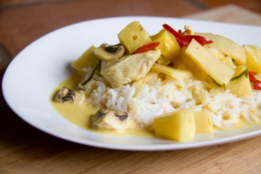 Curry Rezept wie aus dem Thai Restaurant von www.meinesvenja.de - mit Fotos der thailändischen Zutaten, damit man weiß, was man kaufen muss!