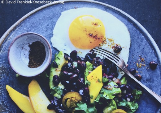 Einfache vegetarische Rezepte Buch: Die grüne Küche auf Reisen Knesebeck Verlag mexikanischer Frühstückssalat www.meinesvenja.de