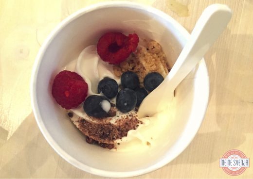 Brunchen in München bei Stromberg Kleiner Cremiger Nachtisch mit Beeren www.meinesvenja.de