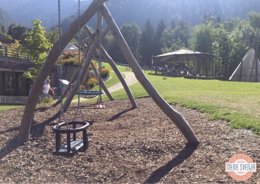 großer Spielplatz im Sonnwies Familienhotel Südtirol