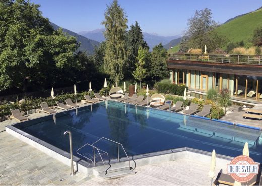 beheizter Pool im Sonnwies Familienhotel Südtirol