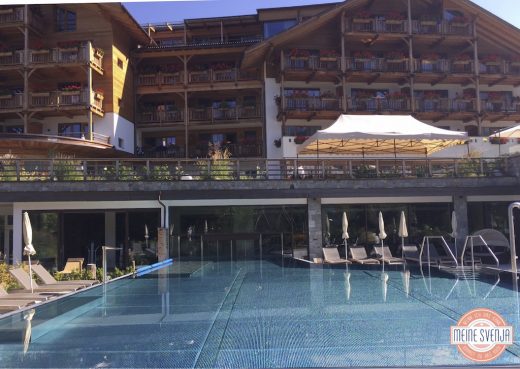 beheizter Pool im Familienhotel Sonnwies in Südtirol